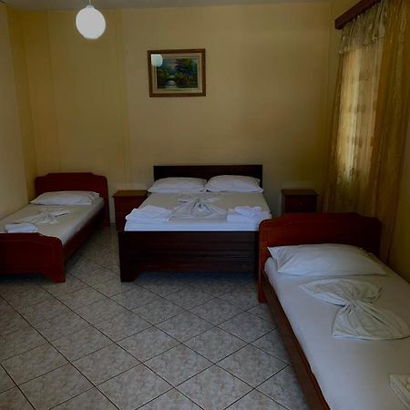 Ava'S Guesthouse Ksamil Esterno foto