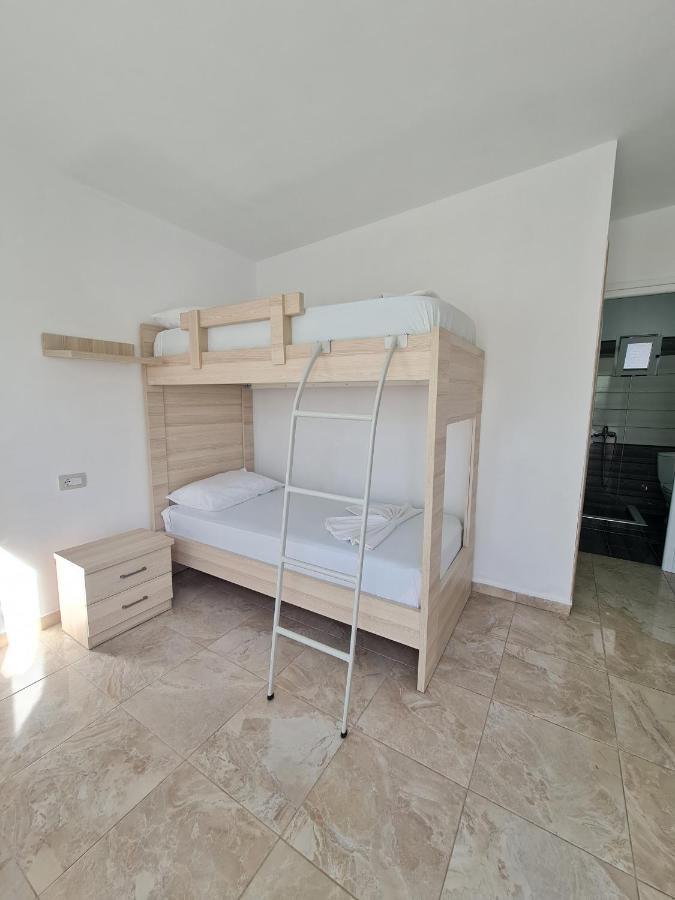 Ava'S Guesthouse Ksamil Esterno foto